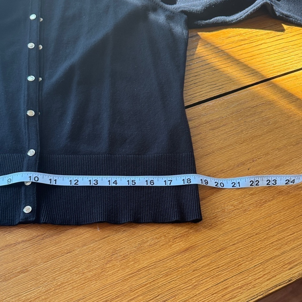 White House Black Market Black Cardigan silver snaps 70%Rayon 30%Nylon size L - Picture 5 of 6